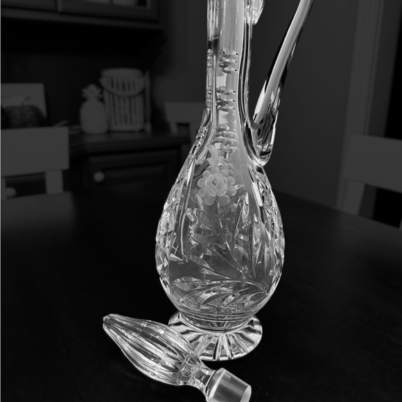 Vintage Crystal Decanter Set with 5 Cordial Glasses - Picture 7 of 10